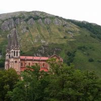 Basílica de Santa María la Real de Covadonga Basílica de Santa María la Real de Covadonga